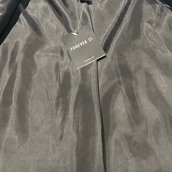 Women’s plaid lined shacket from Forever 21 - Picture 5 of 8